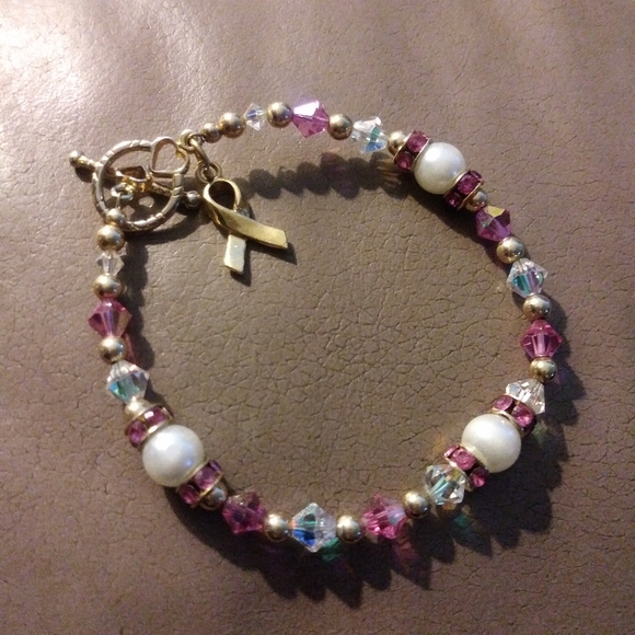 Breast Cancer beaded bracelet - Picture 4 of 4